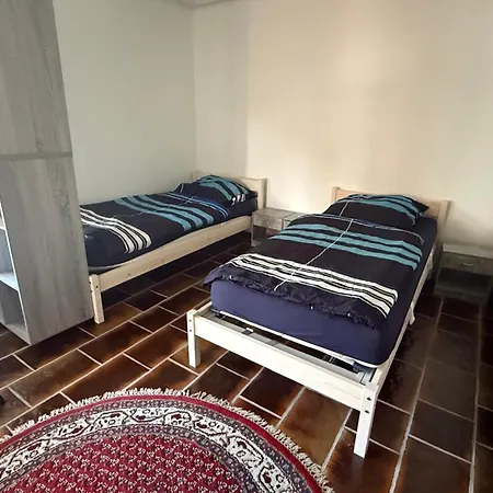 Monteur- Und 公寓 *